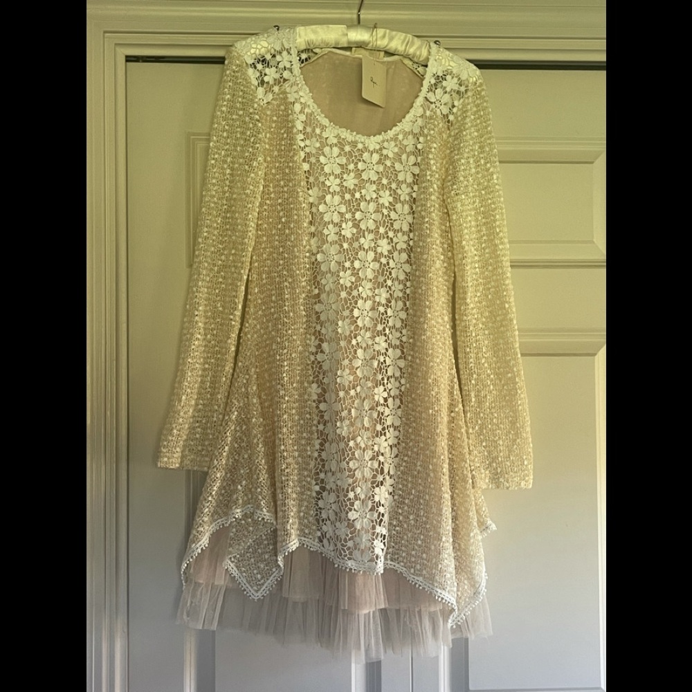 Beautiful long sleeve women’s dress.